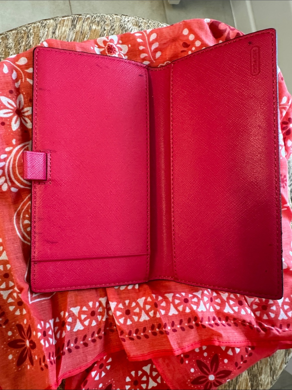 Coach Signature Continental Wallet Checkbook Cover - Picture 4 of 13